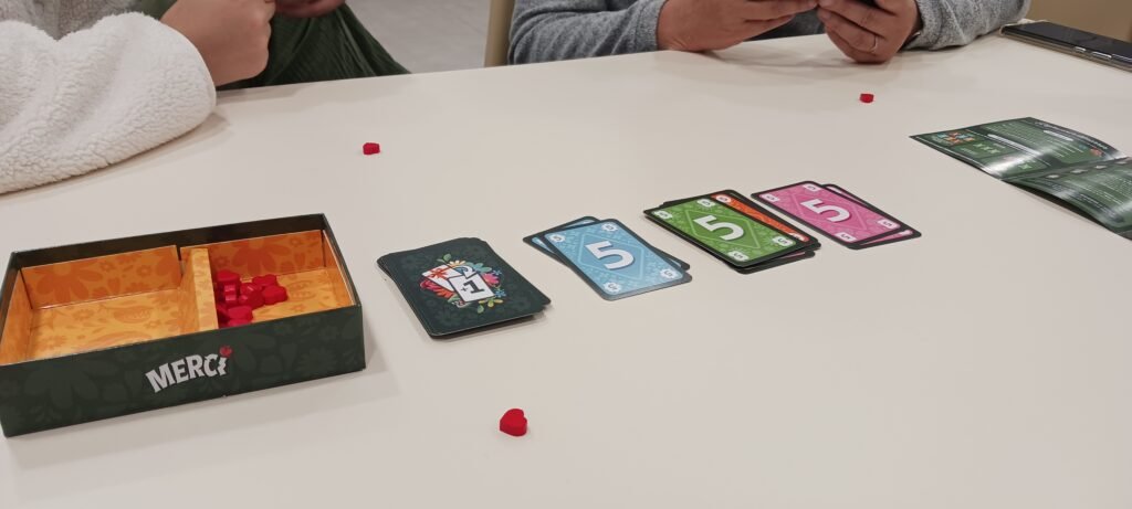 Partie de merci à quatre joueurs.