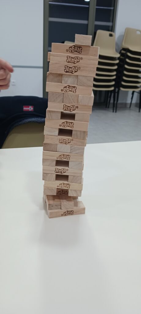 Jenga pendant notre soirée jeux.